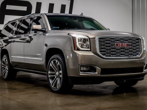 Used 2019 GMC Yukon XL Denali w/ Denali Ultimate Package RWD image 27
