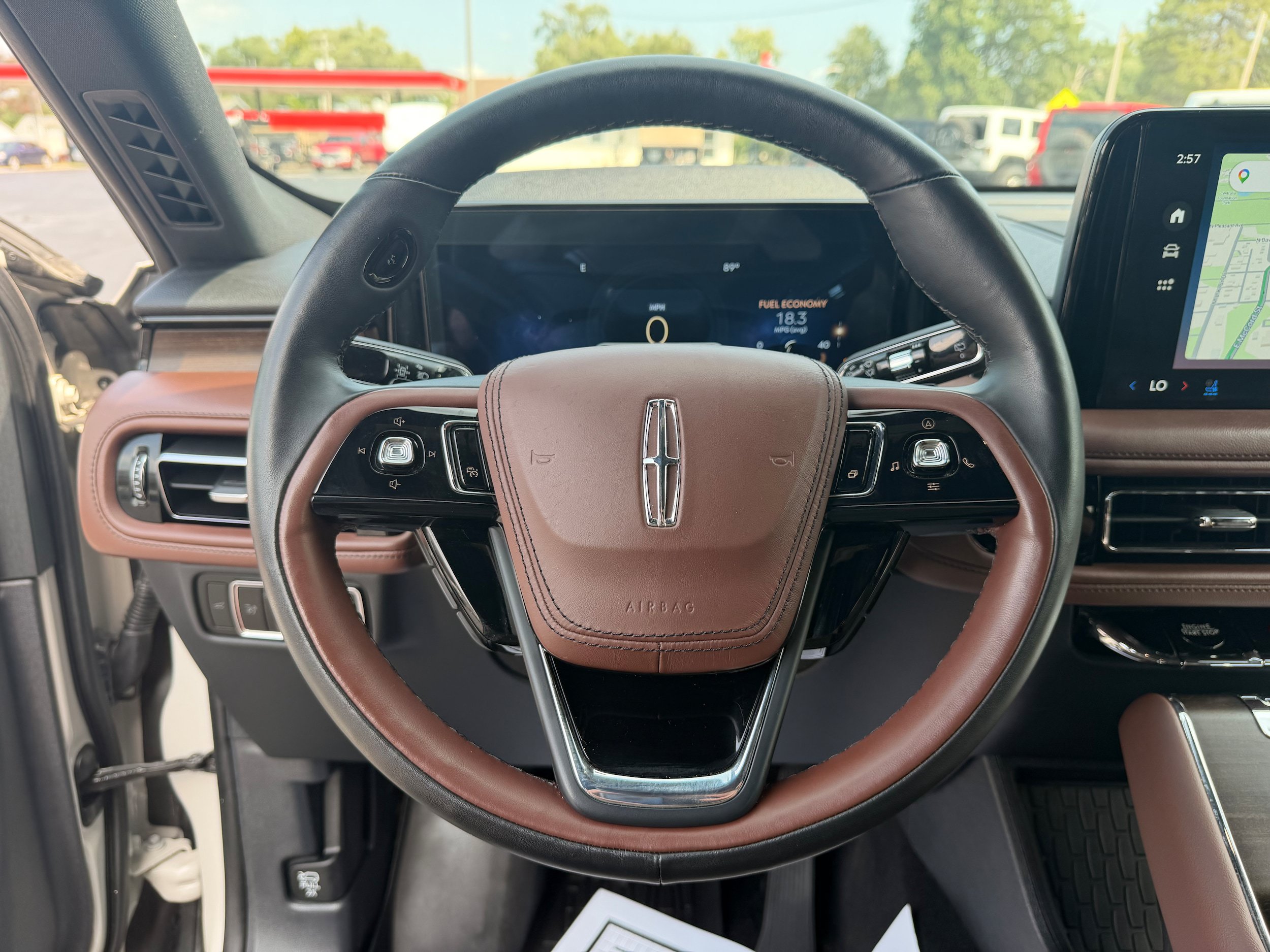 Used 2025 Lincoln Aviator Reserve w/ Equipment Group 201A AWD/4WD image 16