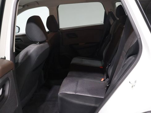 Used 2022 Nissan Rogue S image 17