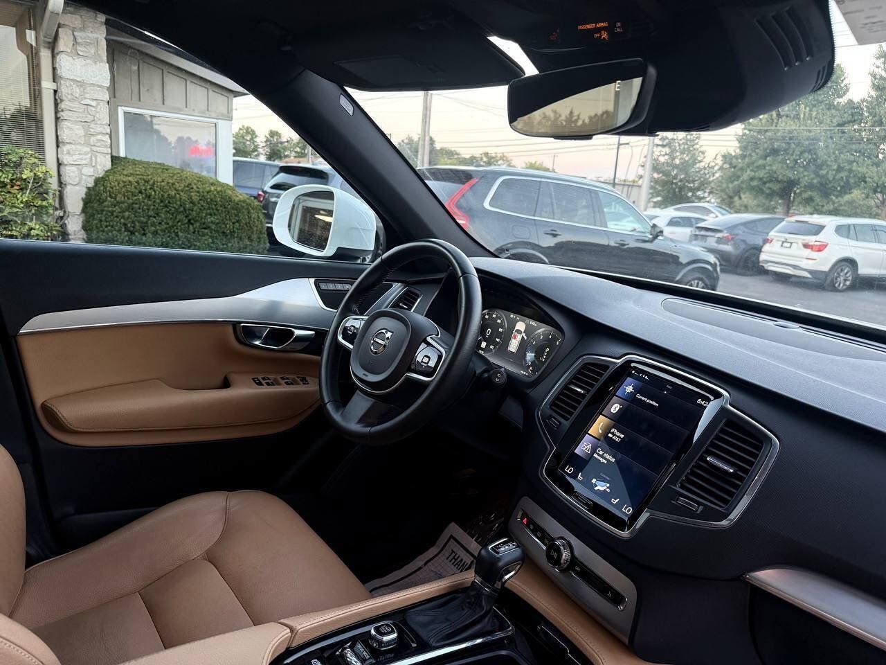 Used 2018 Volvo XC90 T6 Momentum w/ Convenience Package AWD/4WD image 29