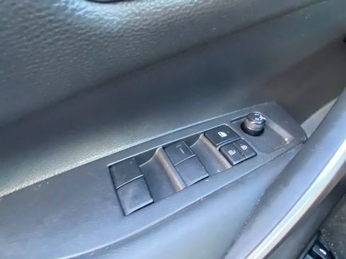 Used 2021 Toyota Corolla SE FWD image 19