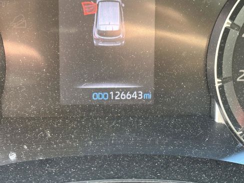 Used 2021 Toyota Highlander L FWD image 13