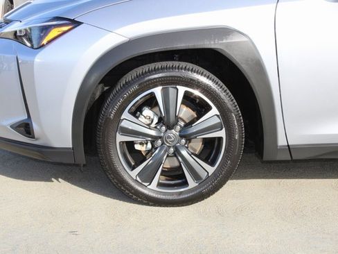 Certified 2025 Lexus UX 300h FWD image 4