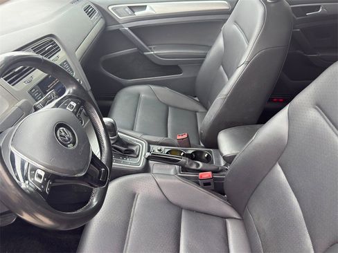 Used 2017 Volkswagen Golf Wolfsburg Edition image 12