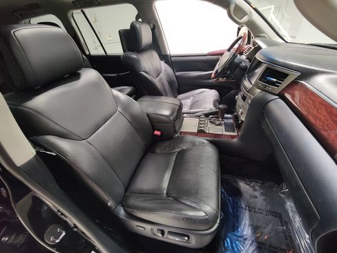 Used 2015 Lexus LX 570 4WD w/ Luxury Package image 15