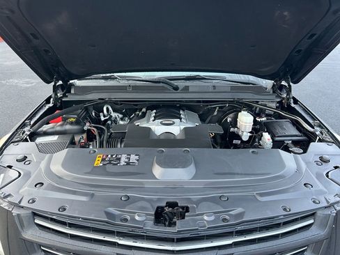 Used 2020 Cadillac Escalade Platinum image 29