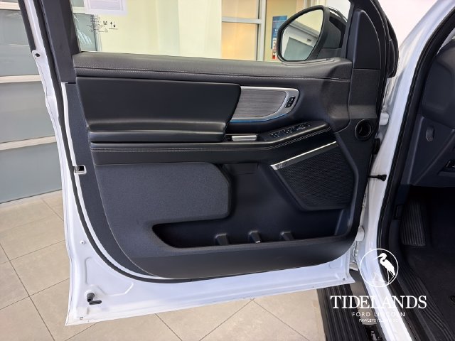 Certified 2025 Ford Expedition Platinum AWD/4WD image 13