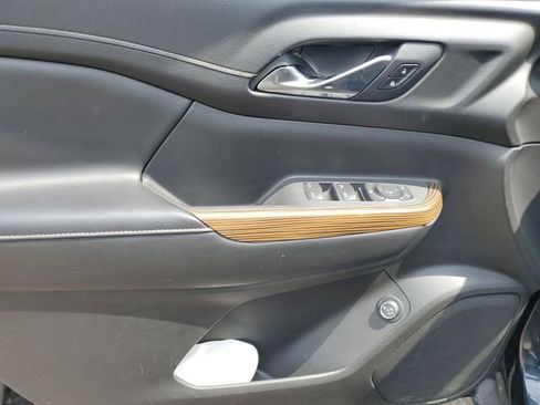 Certified 2021 GMC Acadia SLE w/ Driver Convenience Package image 23