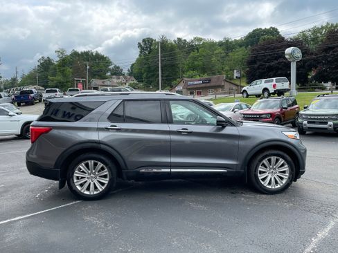 Used 2021 Ford Explorer Limited w/ Equipment Group 301A AWD/4WD image 4