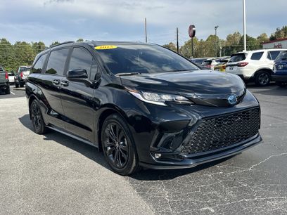 Used 2025 Toyota Sienna XSE