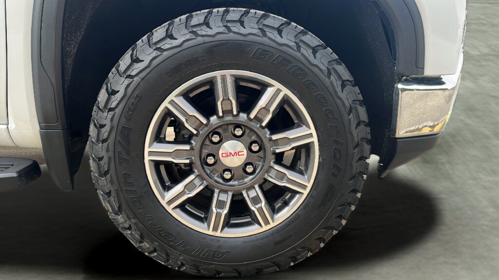 Used 2022 GMC Sierra 1500 SLT w/ SLT Premium Plus Package AWD/4WD image 21
