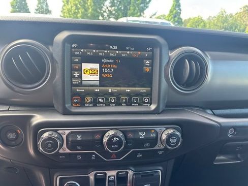 Used 2021 Jeep Wrangler Unlimited Sport AWD/4WD image 12