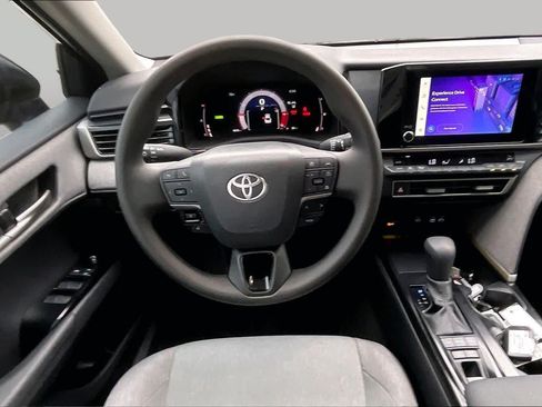 Used 2026 Toyota Camry LE w/ Convenience Package FWD image 6