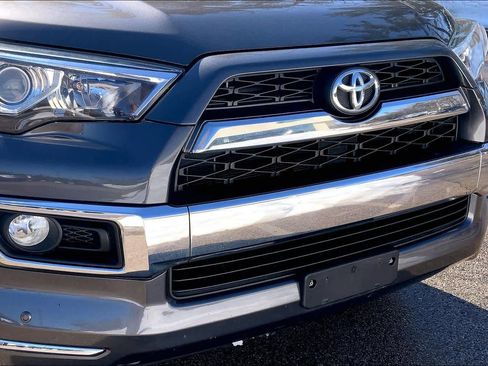 Used 2014 Toyota 4Runner Limited image 29