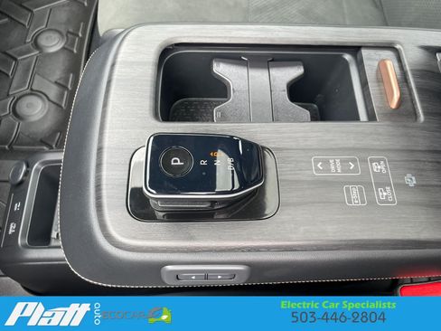 Used 2023 Nissan Ariya AWD image 26