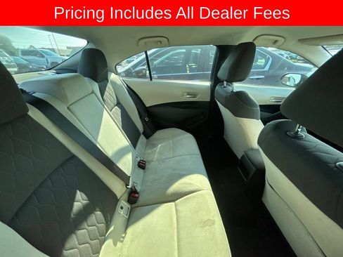 Used 2020 Toyota Corolla LE FWD image 4