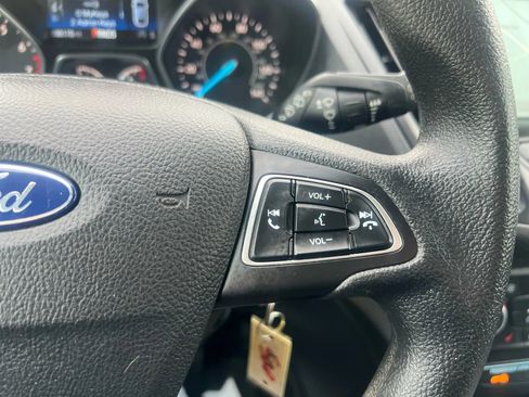 Used 2018 Ford Escape SE w/ SE Sync 3 Package image 16