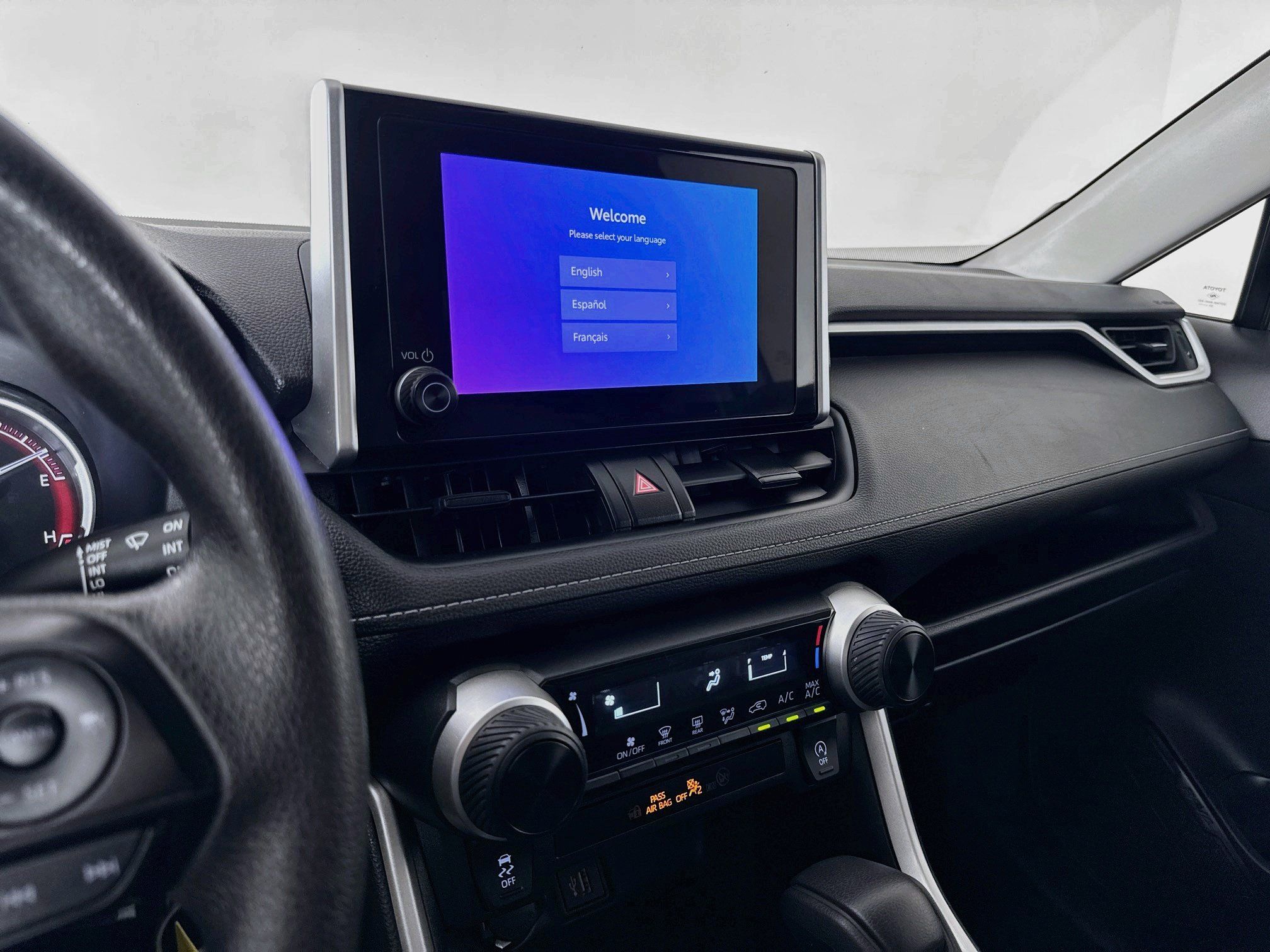 Certified 2025 Toyota RAV4 LE AWD/4WD image 17