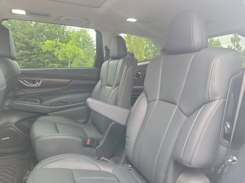 Used 2024 Subaru Ascent Touring w/ Popular Package #2 AWD/4WD image 9
