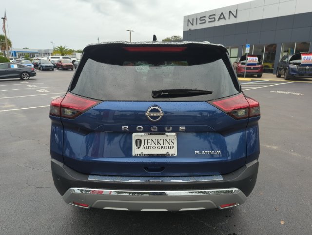 Certified 2022 Nissan Rogue Platinum w/ Head-Up Display Package FWD image 7