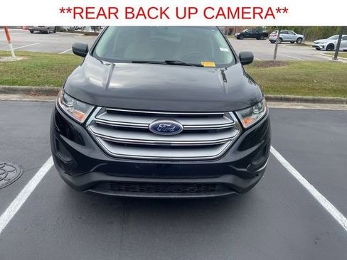 Used 2017 Ford Edge SE image 2