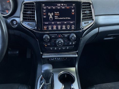 Used 2019 Jeep Grand Cherokee Altitude RWD image 14