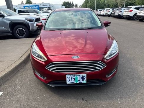 Used 2016 Ford Focus Titanium FWD image 6