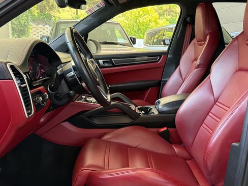 Used 2021 Porsche Cayenne GTS AWD/4WD image 27
