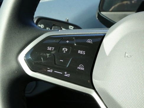 New 2025 Volkswagen ID.4 Pro S image 9