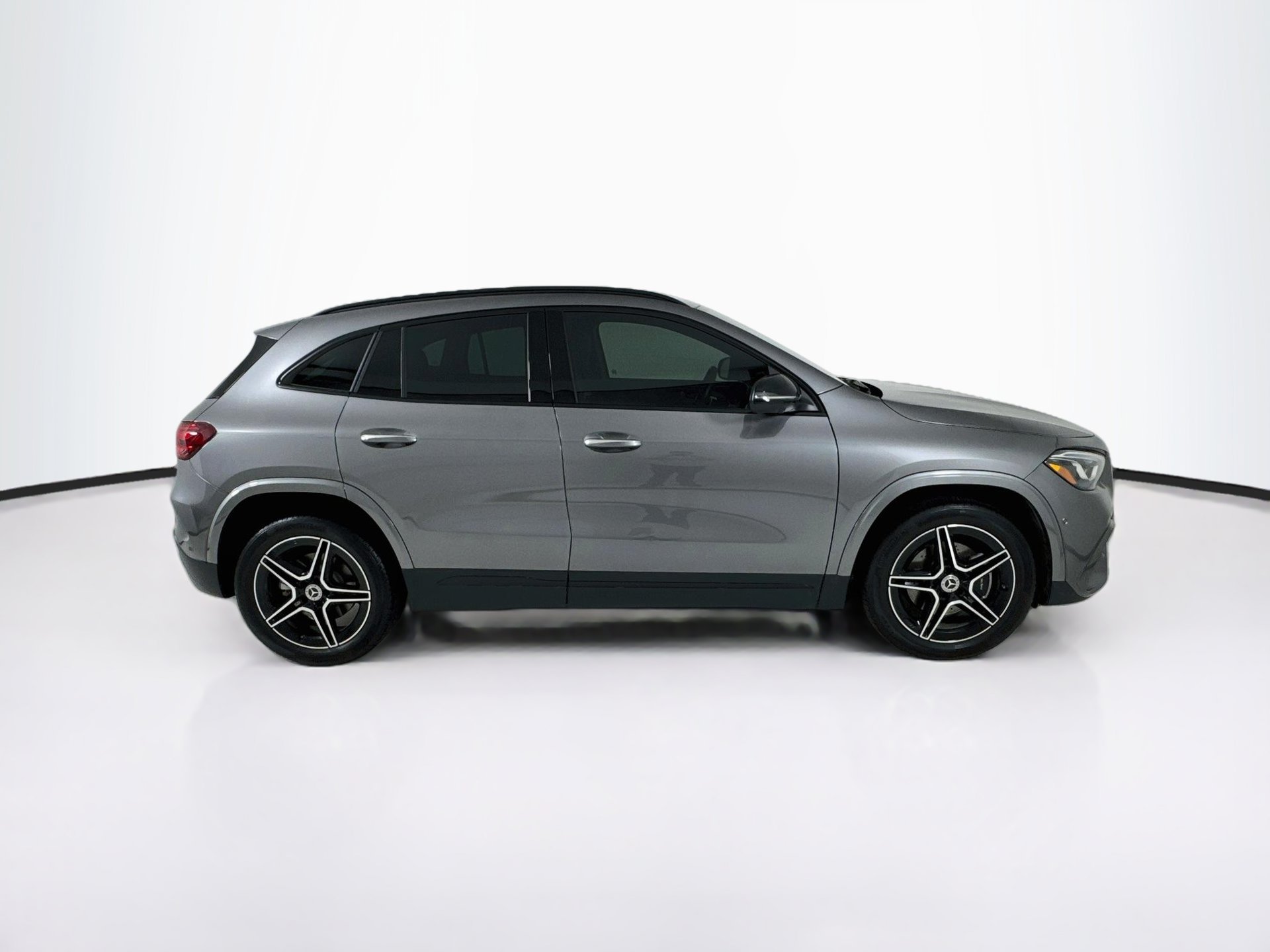 Used 2025 Mercedes-Benz GLA 250 image 9