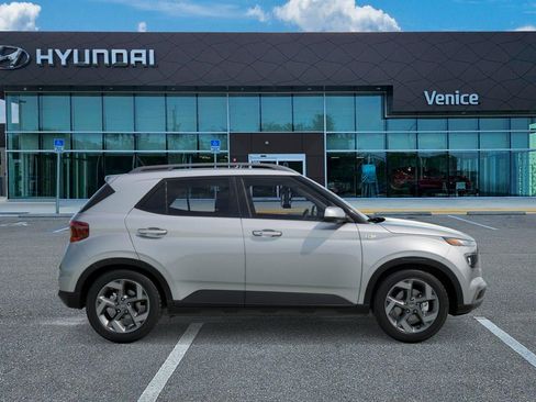 New 2026 Hyundai Venue SEL FWD image 7