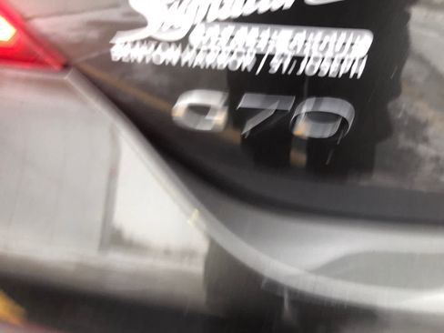 Used 2023 Genesis G70 2.0T image 33