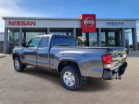 Used 2022 Toyota Tacoma SR image 7