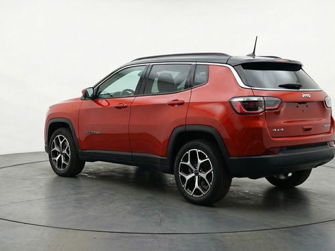 Used 2025 Jeep Compass Limited AWD/4WD image 6