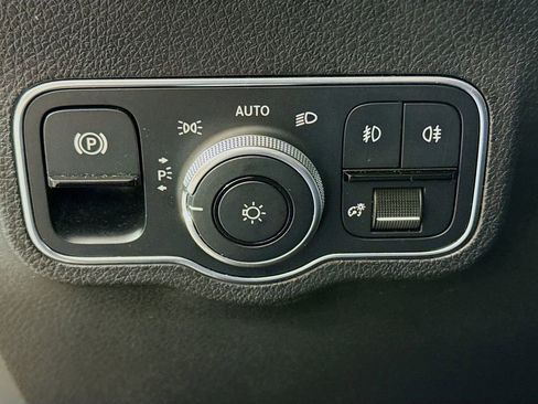 Used 2022 Mercedes-Benz GLB 250 image 10