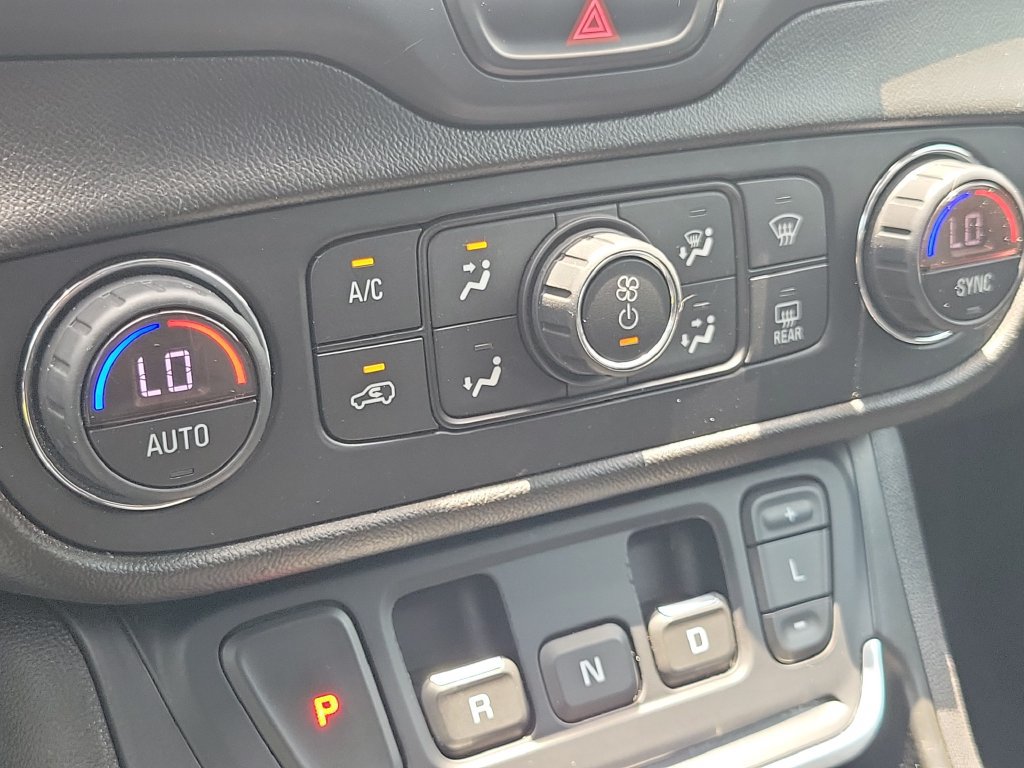Used 2019 GMC Terrain Denali w/ Advanced Safety Package FWD image 35