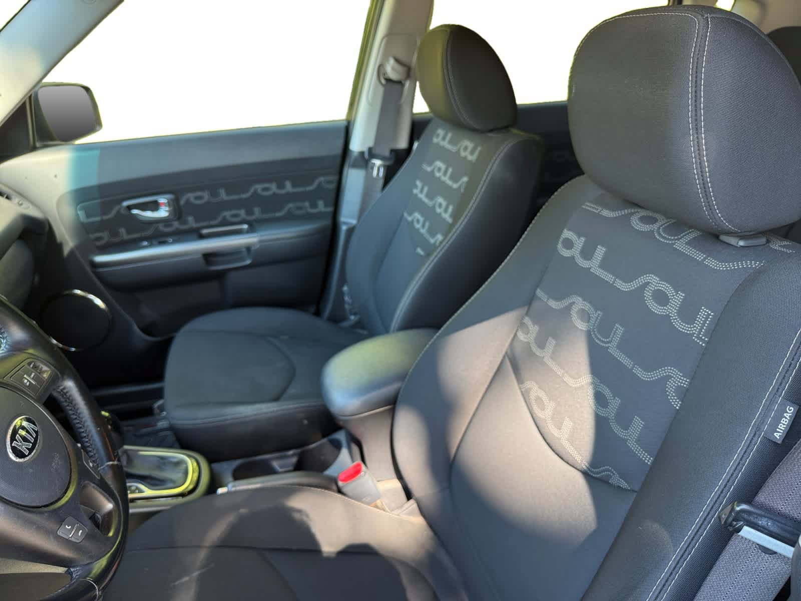 Used 2013 Kia Soul + w/ Audio Pkg FWD image 9
