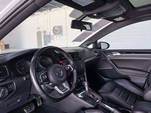 Used 2016 Volkswagen GTI Autobahn FWD image 9