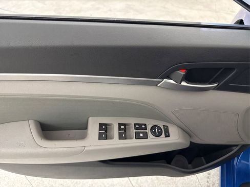 Used 2018 Hyundai Elantra SEL image 39
