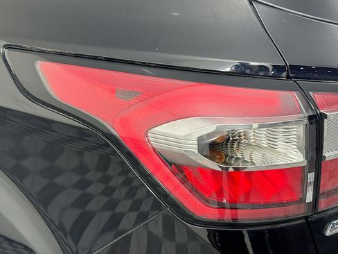 Used 2017 Ford Escape Titanium image 35