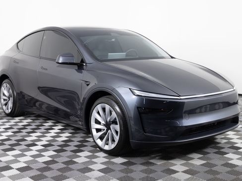 Used 2026 Tesla Model Y AWD image 11