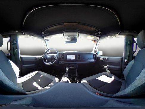 Used 2023 Ford Bronco Big Bend w/ Sasquatch Package image 30