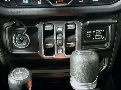 Used 2025 Jeep Wrangler Sahara w/ Safety Group image 26