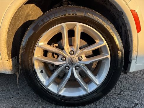 Used 2024 Dodge Durango GT image 3