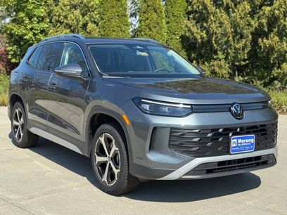 New 2025 Volkswagen Tiguan SE