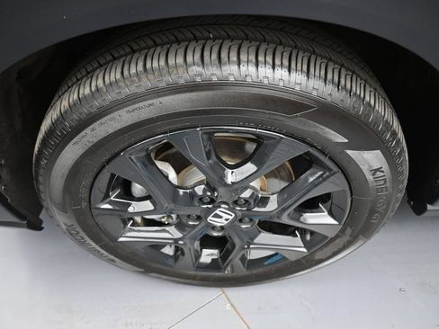 Certified 2025 Honda HR-V Sport image 14