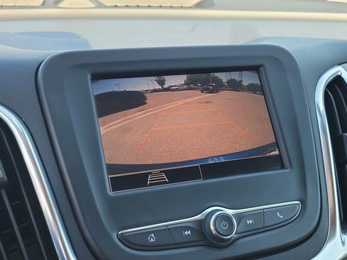 Used 2022 Chevrolet Equinox LT FWD image 19