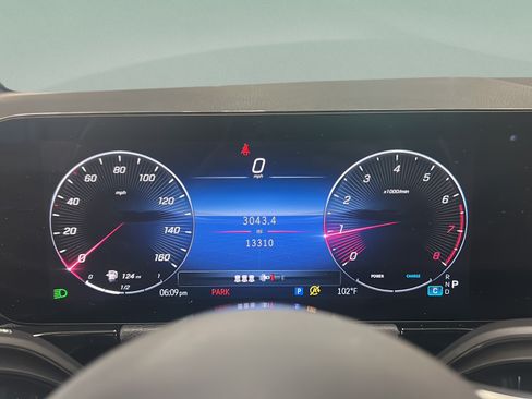 Used 2025 Mercedes-Benz GLA 250 image 27