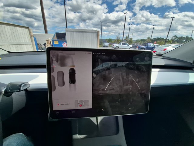 Used 2023 Tesla Model Y Performance AWD/4WD image 10
