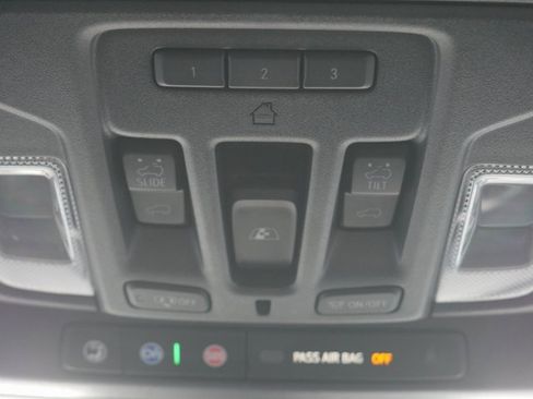 Used 2023 Chevrolet Silverado 1500 ZR2 w/ Technology Package image 38